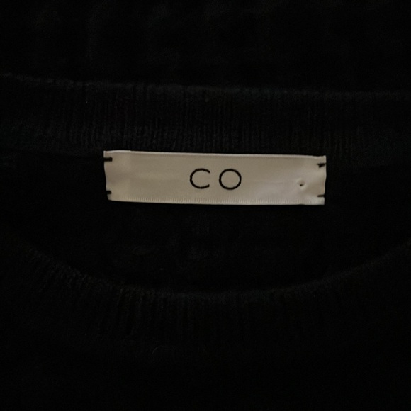 Co Featherweight Waffle Stitch Cashmere Sweater - Picture 7 of 9